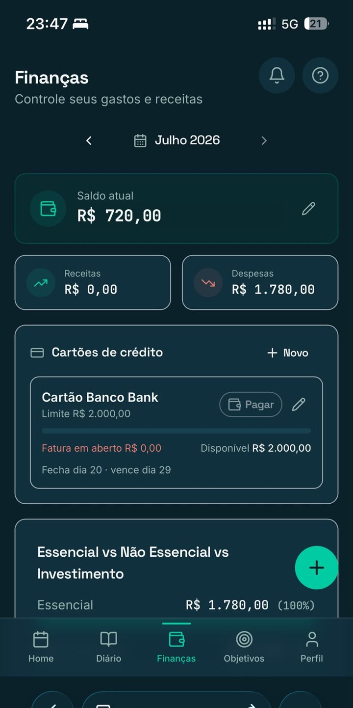 Tela de finanças com saldo atual, receitas, despesas e cartão de crédito